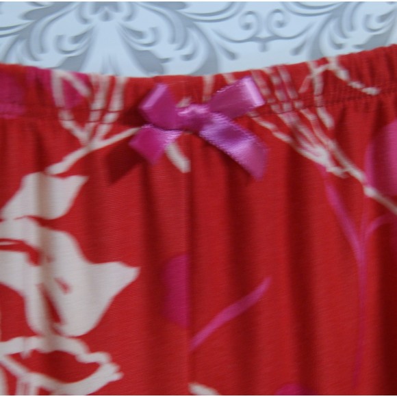Medium Ambrielle Red Rose Covered Silky Pants Loungewear Lettuce Hem Comfy - Picture 4 of 9